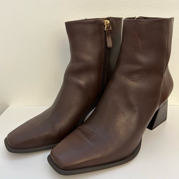 GB Holy-Grail Cognac Leather Block Heel Booties
Women’s size 10, width medium - Picture 3 of 14